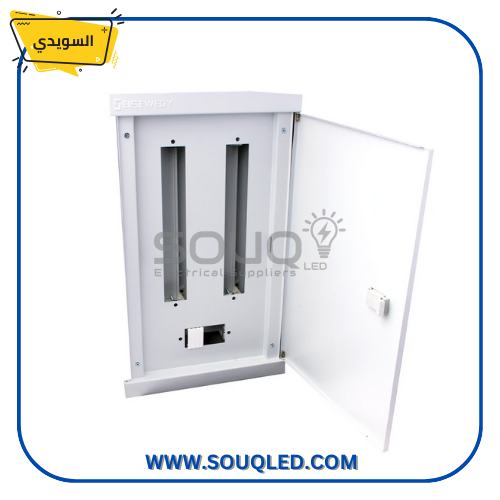 لوحة توزيع كهرباء (Distribution Board) ماركة صادق السويدي، بسعة ٣٦ خط وقاطع عمومي، مصممة للتركيب داخل الحائط للمنشآت الكبيرة.