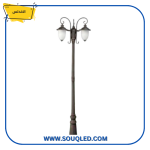 عمود انارة حدائق ديكور بـ 3 أذرع مصنوع من الألومنيوم.