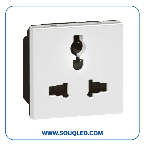 لقمة بريزة متعددة انترناشيونال متوافقة مع الفيش العالمية ماركة ليجراند Legrand Multi-standard Socket.
